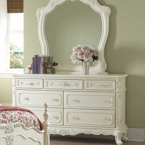 Item # 045DR 7 Drawer Antique Style Dresser - *Mirror sold separately*