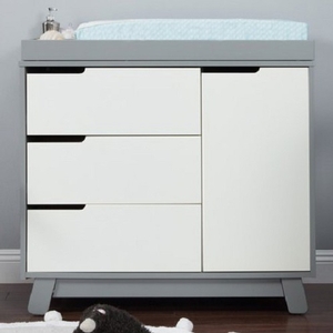 Item # 064DRS - Finish: Gray/White<br>Assembled Dimensions: 39.75in x 19.3in x 36.7in<br>Assembled Weight: 113 lbs<br>Tray interior dimensions: 31.125in x 17.5in x 2.25in<br>Changing Tray Top: 30 lbs<br>