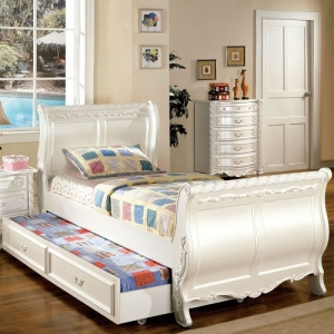 Item # 077FB Full Sleigh Bed - *Available in Twin Size*<br><br>Fairy Style Full Sleigh Bed <br><br>Hand-Brushed Gold Accents<br><br>Pearl White Finish<br><br>